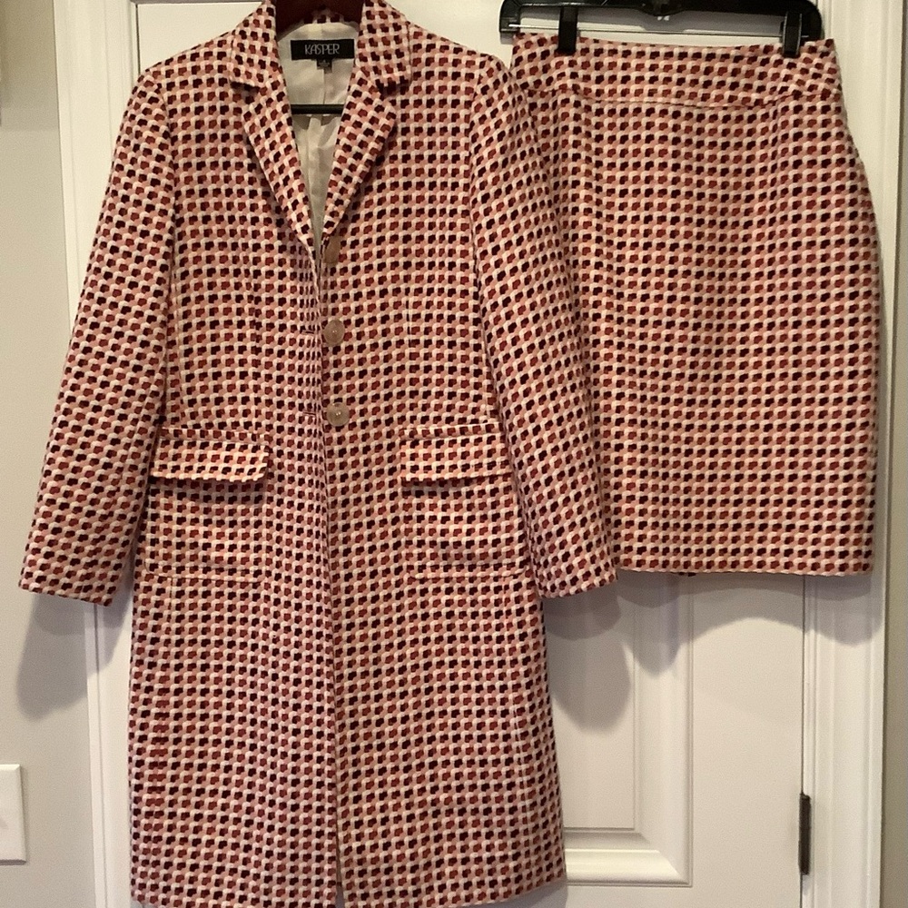 Kasper Long Pink and Cream Patterned Blazer Coat with Matching Skirt Size 4